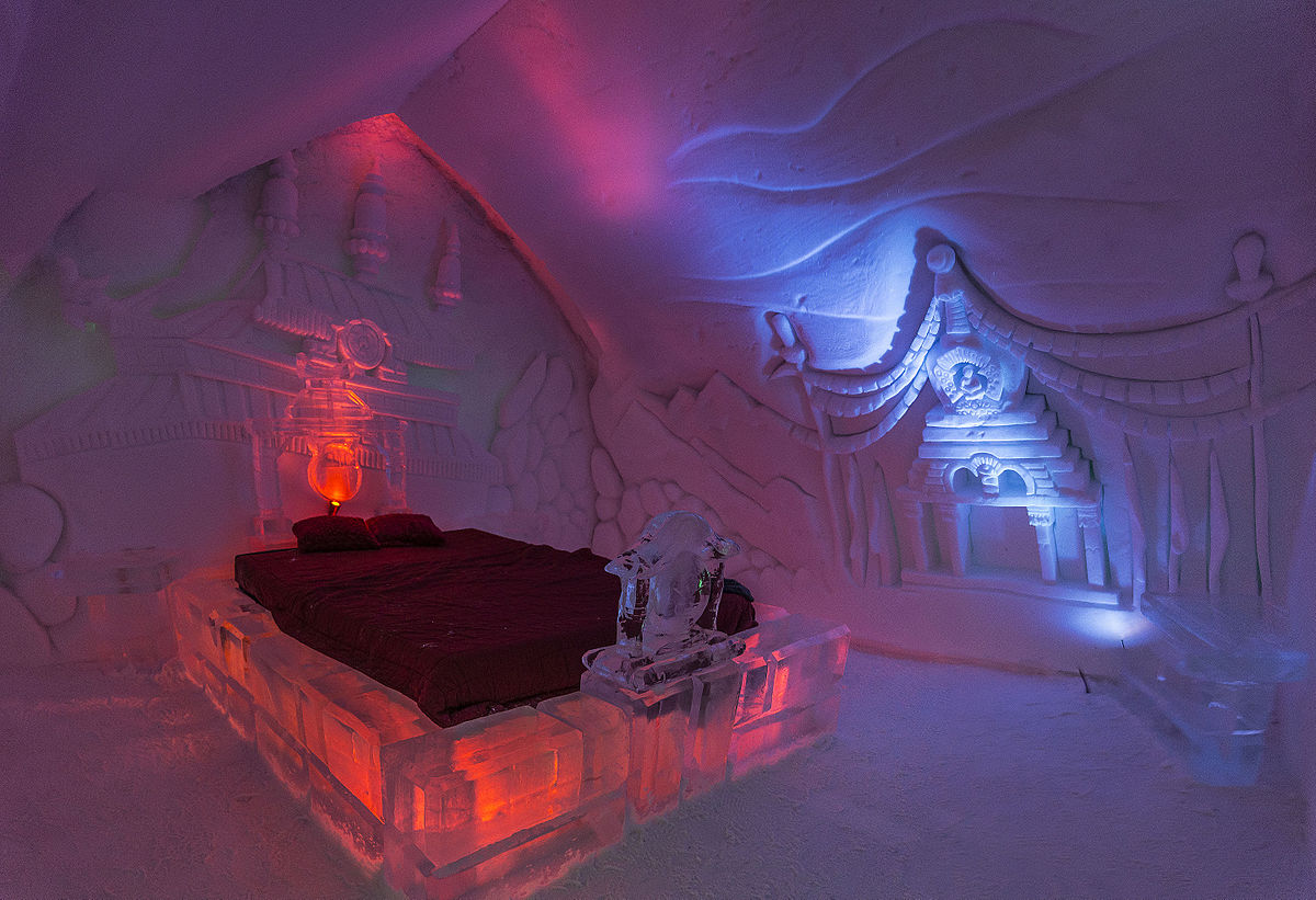 5-movie-inspired-hotels-Hotel-De-Glace2