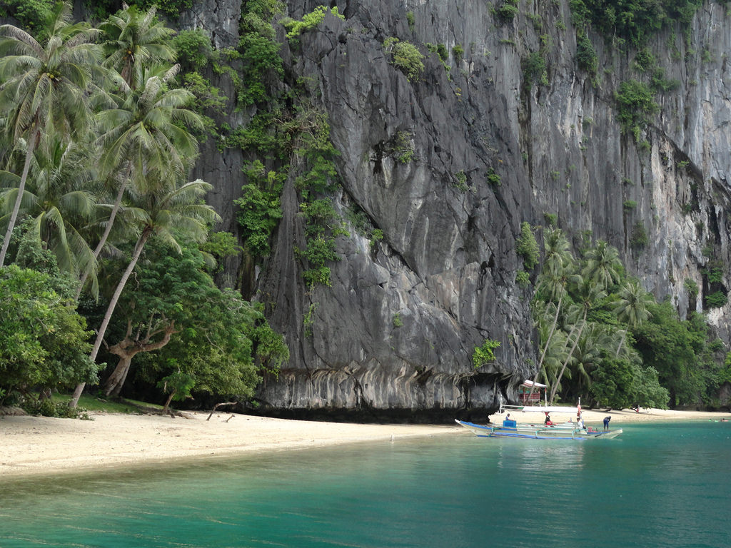 Quickest-Way-to-Enjoy-the-Most-Beautiful-Island-in-the-Philippines-8