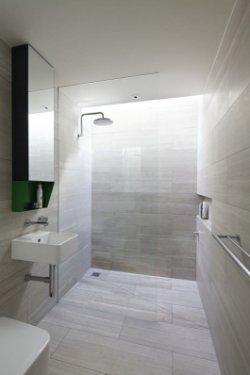 10-Ways-to-Add-Life-to-a-Small-Bathroom-8