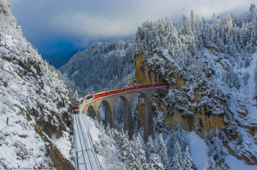 Three-of-the-Best-Train-Rides-to-Consider-for-Your-Bucket-List-5