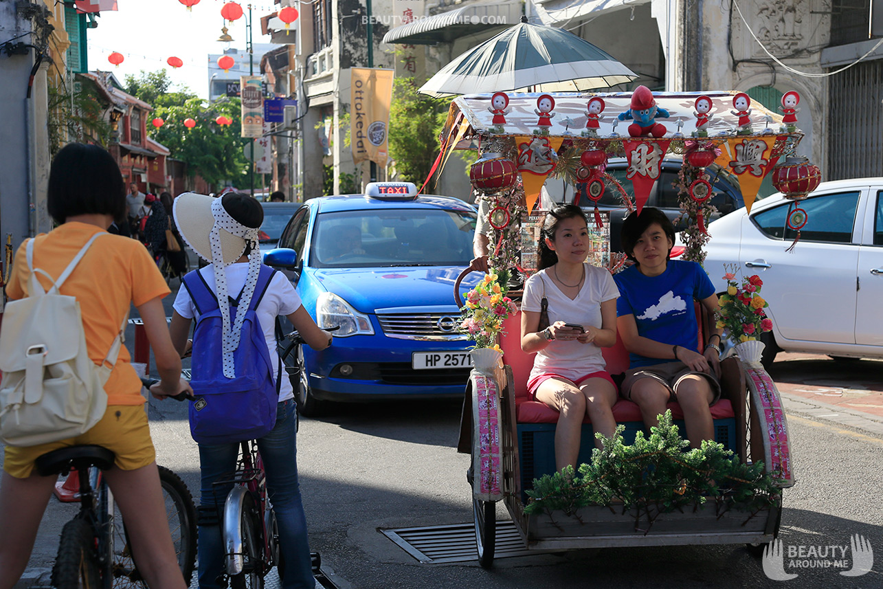 Tourists Enjoying Trishaw Rides