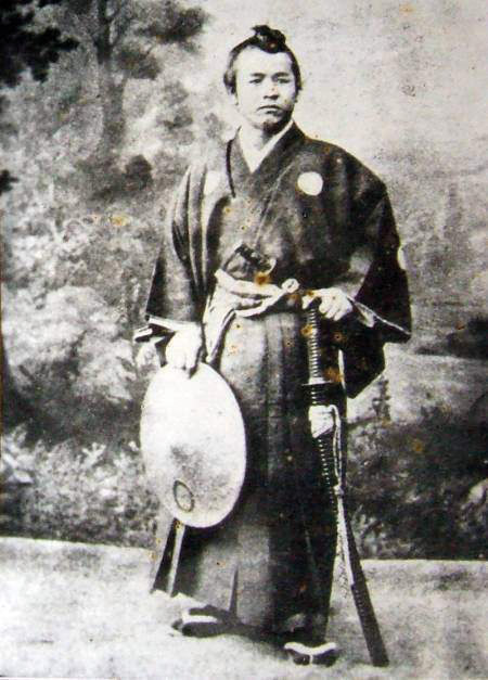 Shibusawa Eiichi in samurai clothing in 1866.